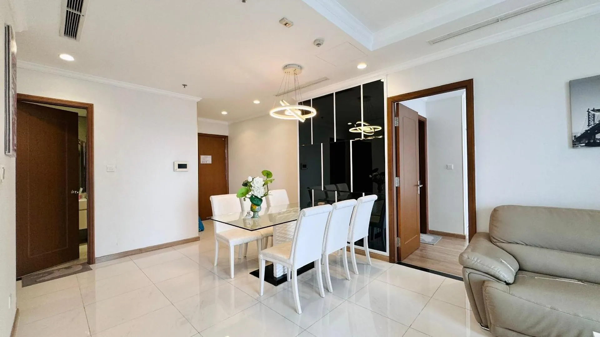 Vinhomes Central Park Minhminh Apartment - Can Ho Dich Vu Landmark Cho Thue Ho Chi Minh City