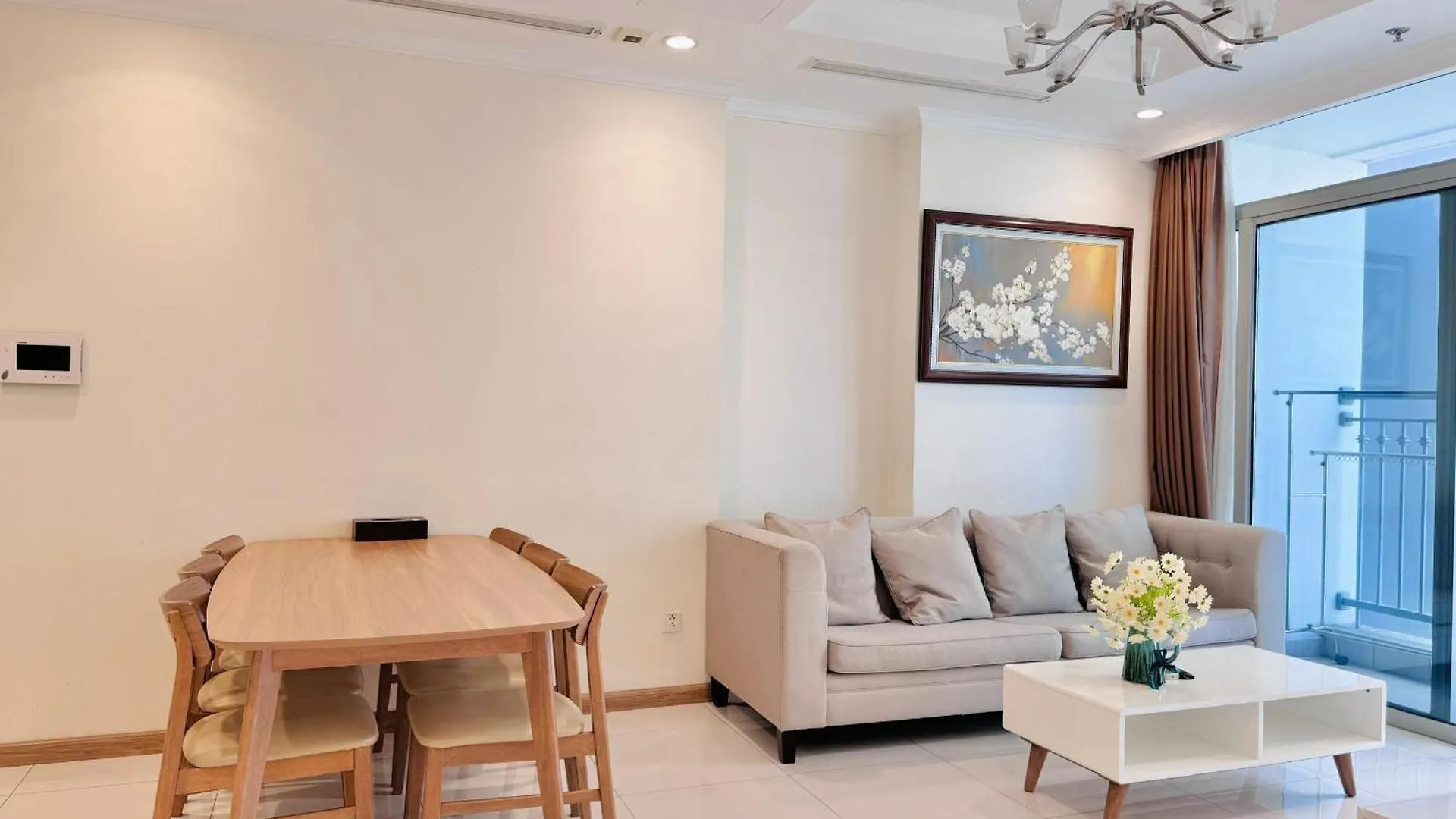 Vinhomes Central Park Minhminh Apartment - Can Ho Dich Vu Landmark Cho Thue Ho Chi Minh City