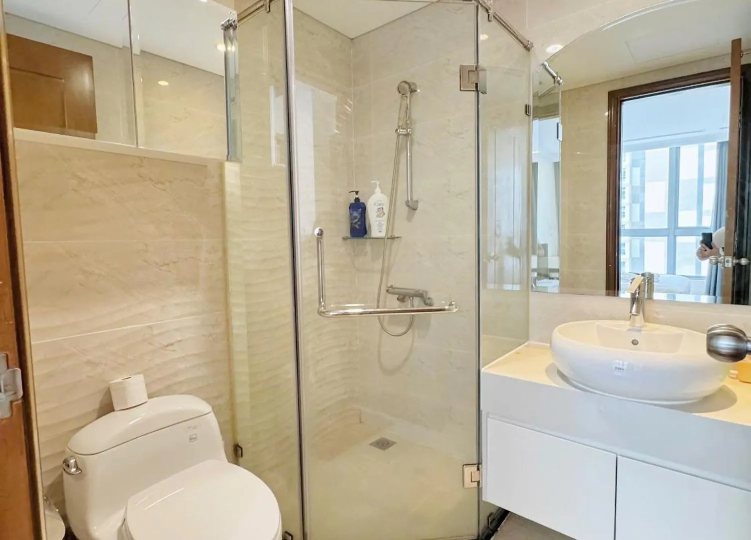 Vinhomes Central Park Minhminh Apartment - Can Ho Dich Vu Landmark Cho Thue Ho Chi Minh City